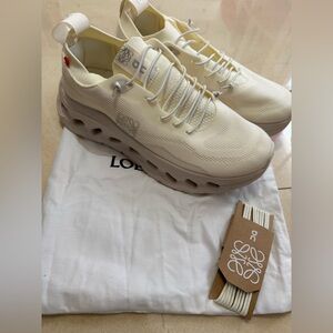 On Running Women’s Sneakers in Cream White